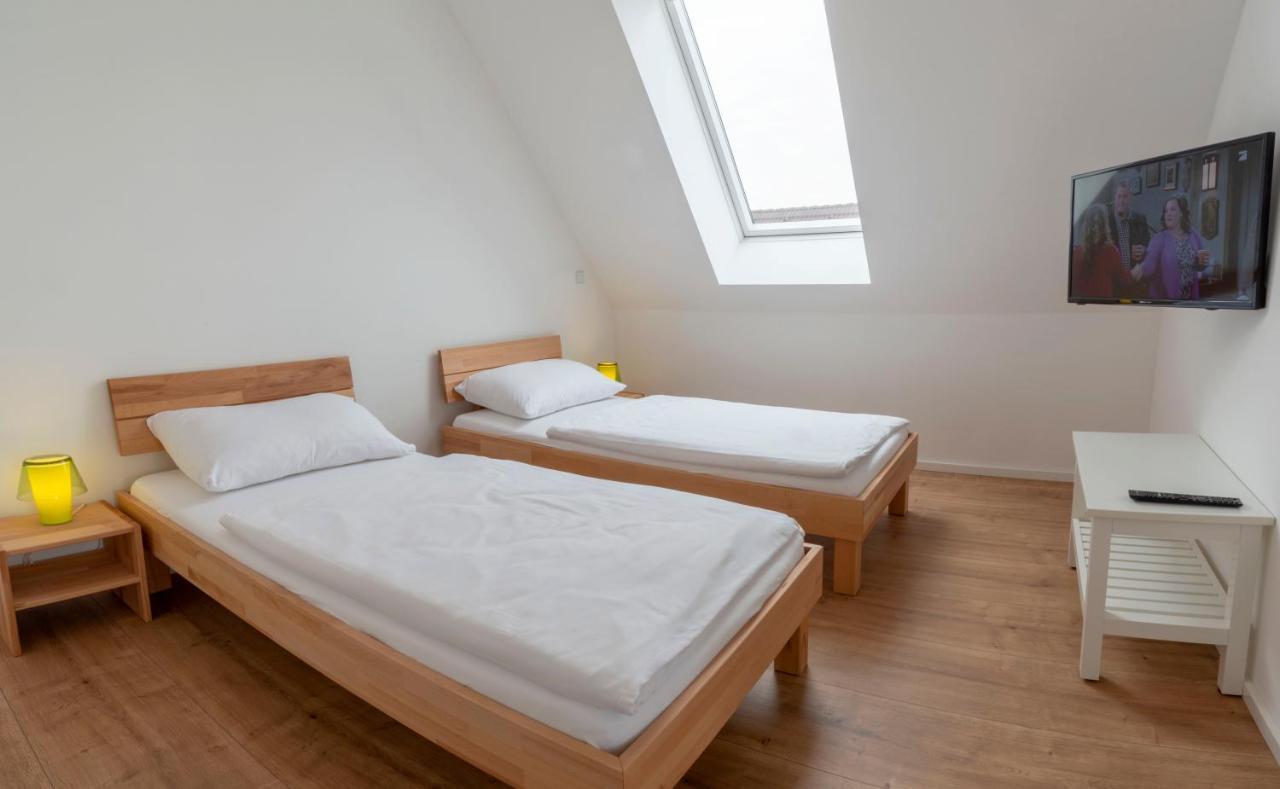 Wn Rooms วีเนอร์นอยชตัดท์ ภายนอก รูปภาพ
